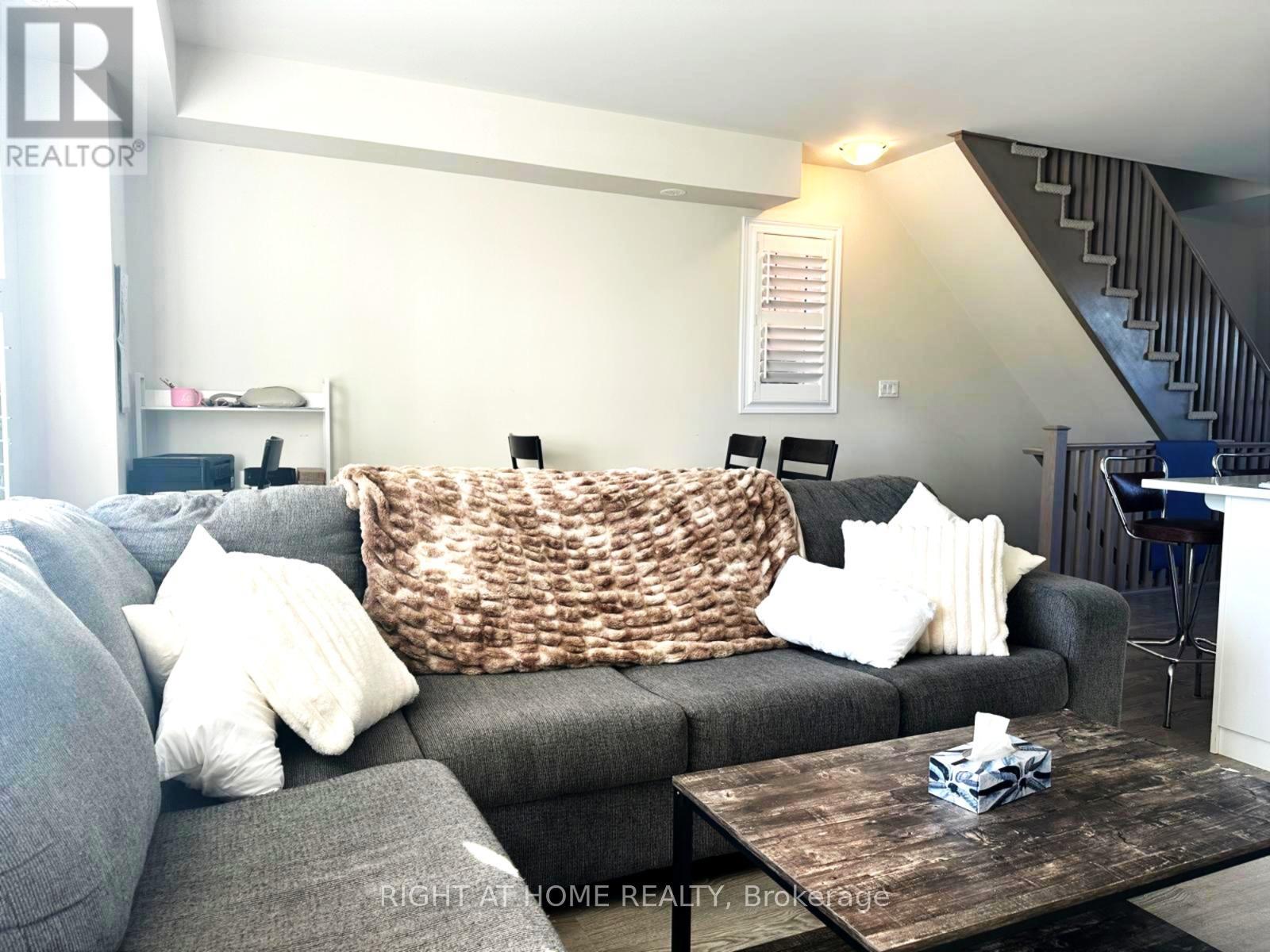 111 Starwood Drive, Guelph, Ontario  N1E 7J9 - Photo 6 - X12591306