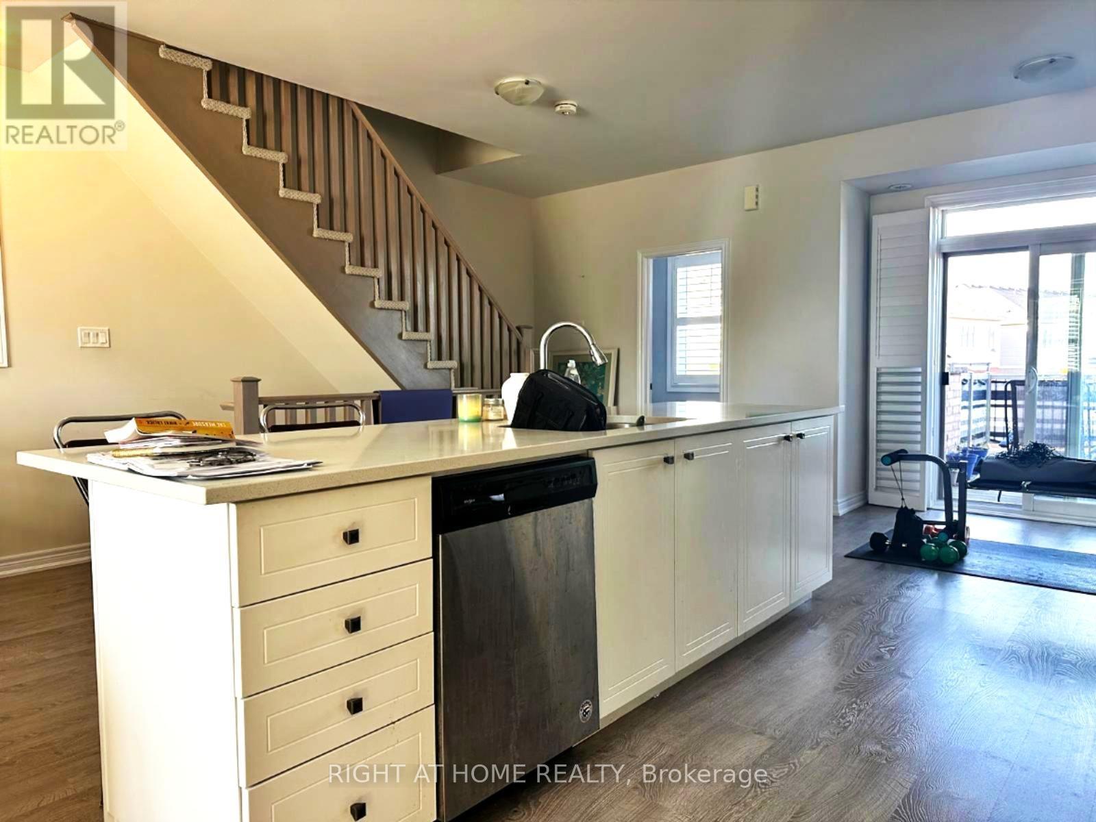 111 Starwood Drive, Guelph, Ontario  N1E 7J9 - Photo 10 - X12591306