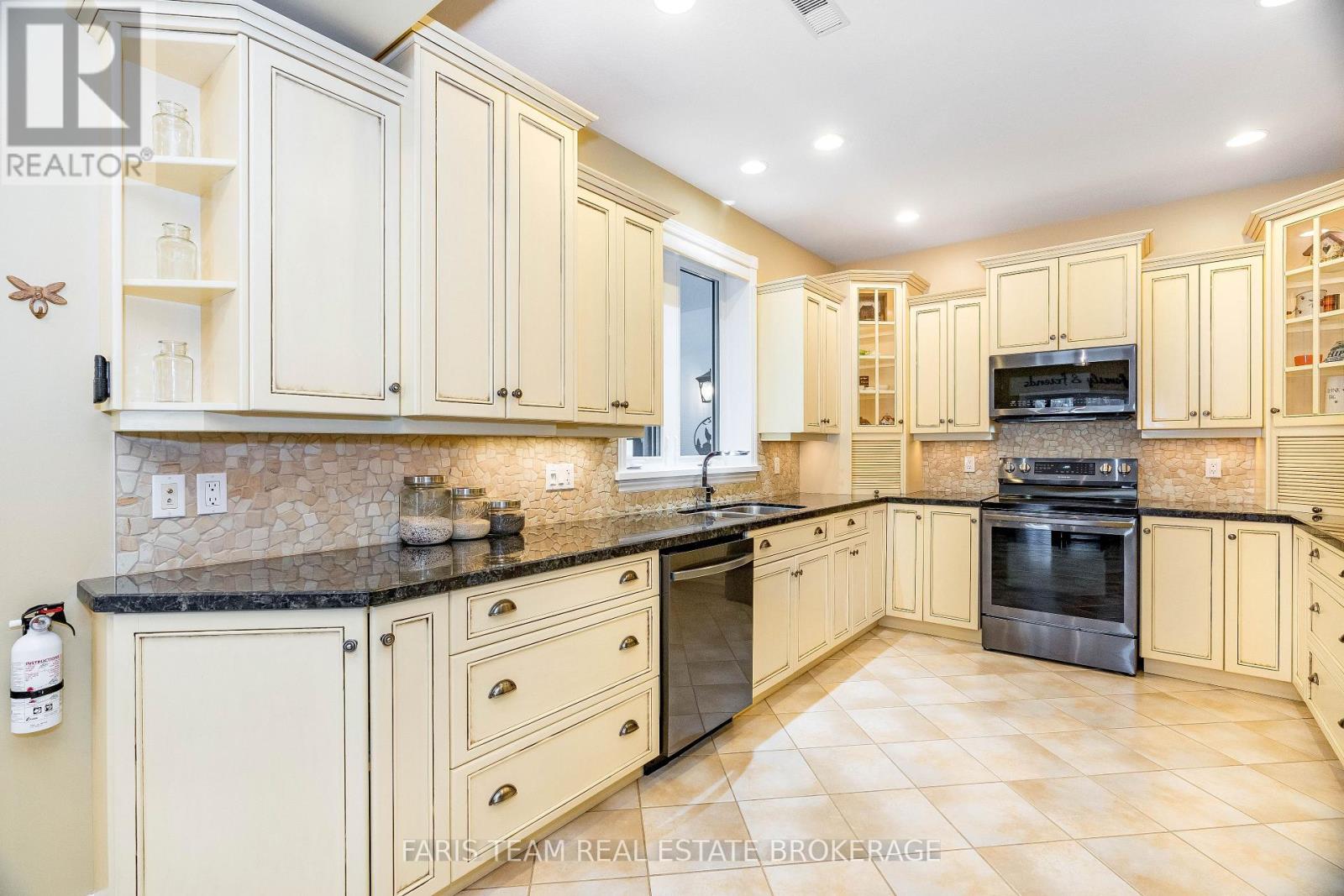 130 Concession 15 W, Tiny, Ontario L9M 0N8 - Photo 10 - S12424833