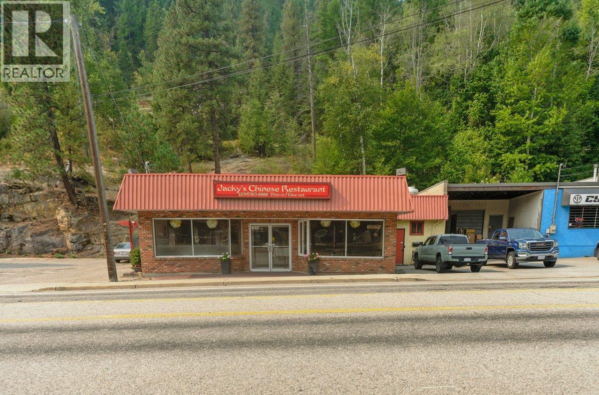 932 and 938 Columbia Avenue, Castlegar, British Columbia