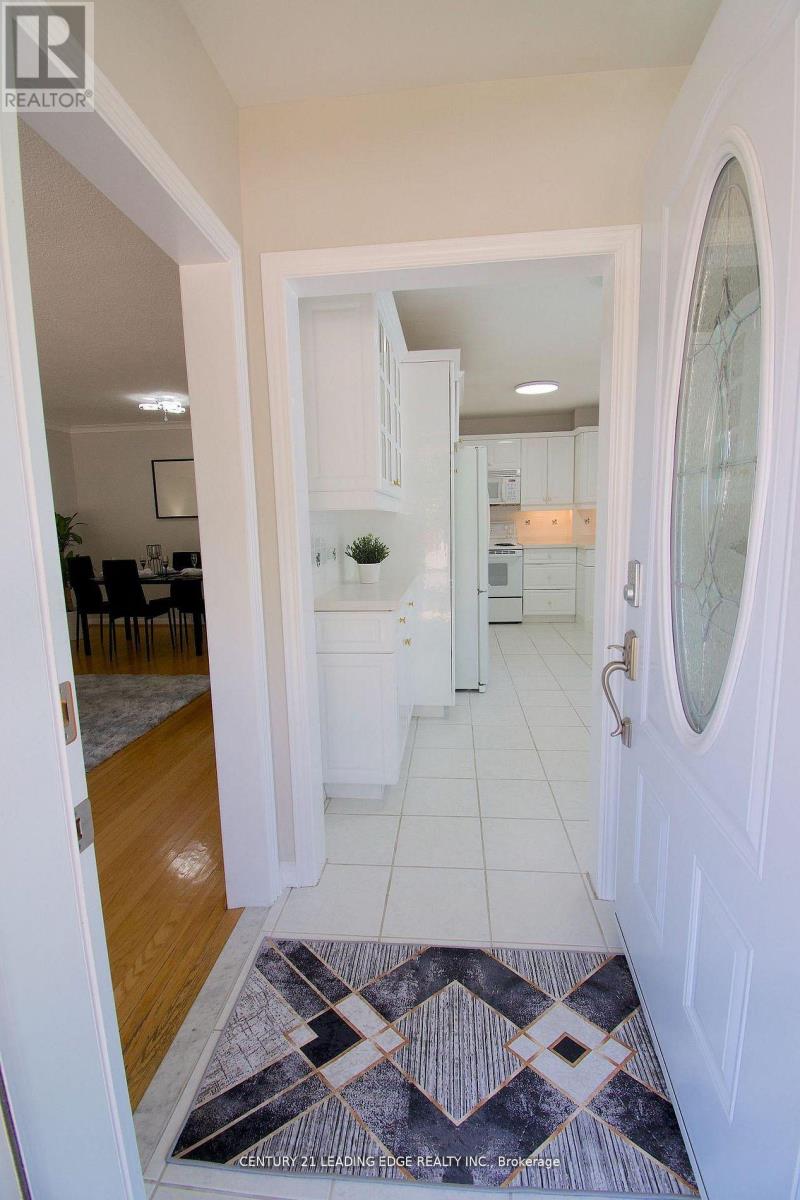 84 Allanford Road, Toronto, Ontario  M1T 2N5 - Photo 8 - E12634306