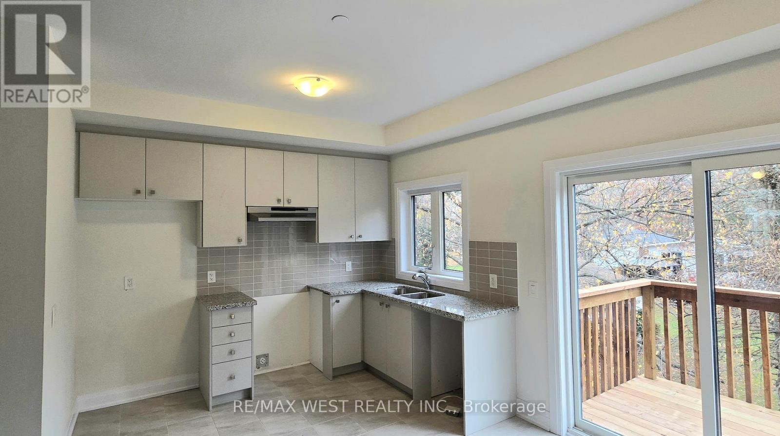 35 Marret Lane, Clarington (Newcastle), Ontario  L1B 1J2 - Photo 6 - E12634314