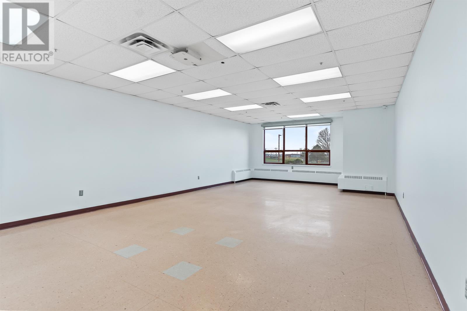 27 Elmwood Avenue, Summerside, Prince Edward Island  C0B 2A0 - Photo 10 - 202529459