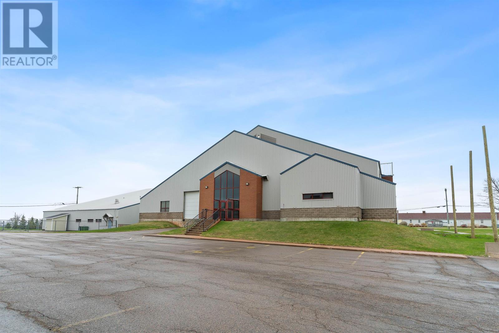 27 Elmwood Avenue, Summerside, Prince Edward Island  C0B 2A0 - Photo 3 - 202529459