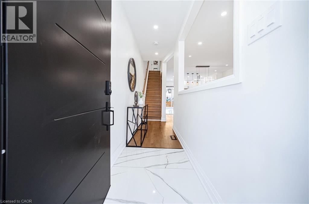 38 Glendale Avenue N, Hamilton, Ontario  L8L 7J3 - Photo 4 - 40793782