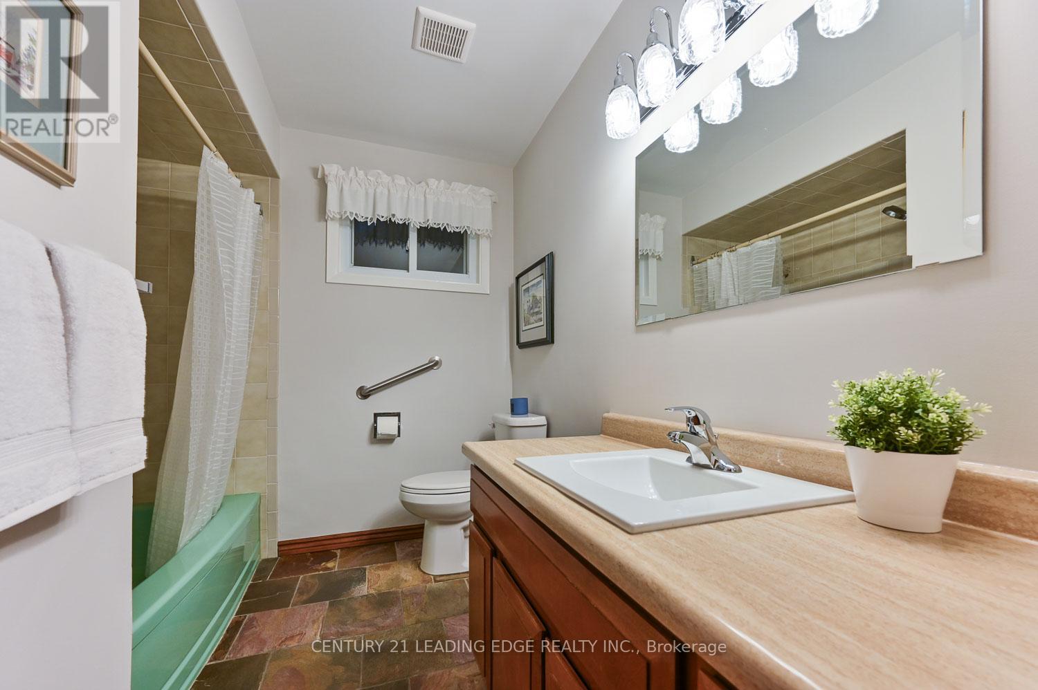 12 Pratt Circle, Markham, Ontario  L3R 1Y2 - Photo 20 - N12634296