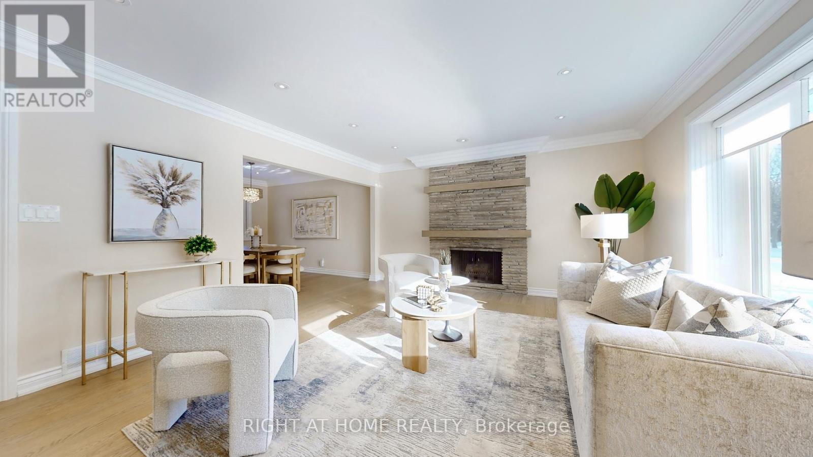 12 Courtham Avenue, Markham, Ontario  L3T 1G3 - Photo 6 - N12634322