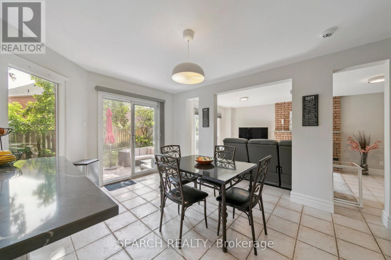 1823 The Chase, Mississauga, Ontario  L5M 2Y8 - Photo 13 - W12415326