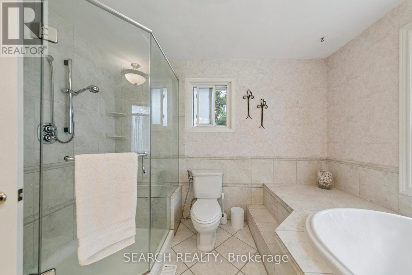 1823 The Chase, Mississauga, Ontario  L5M 2Y8 - Photo 24 - W12415326