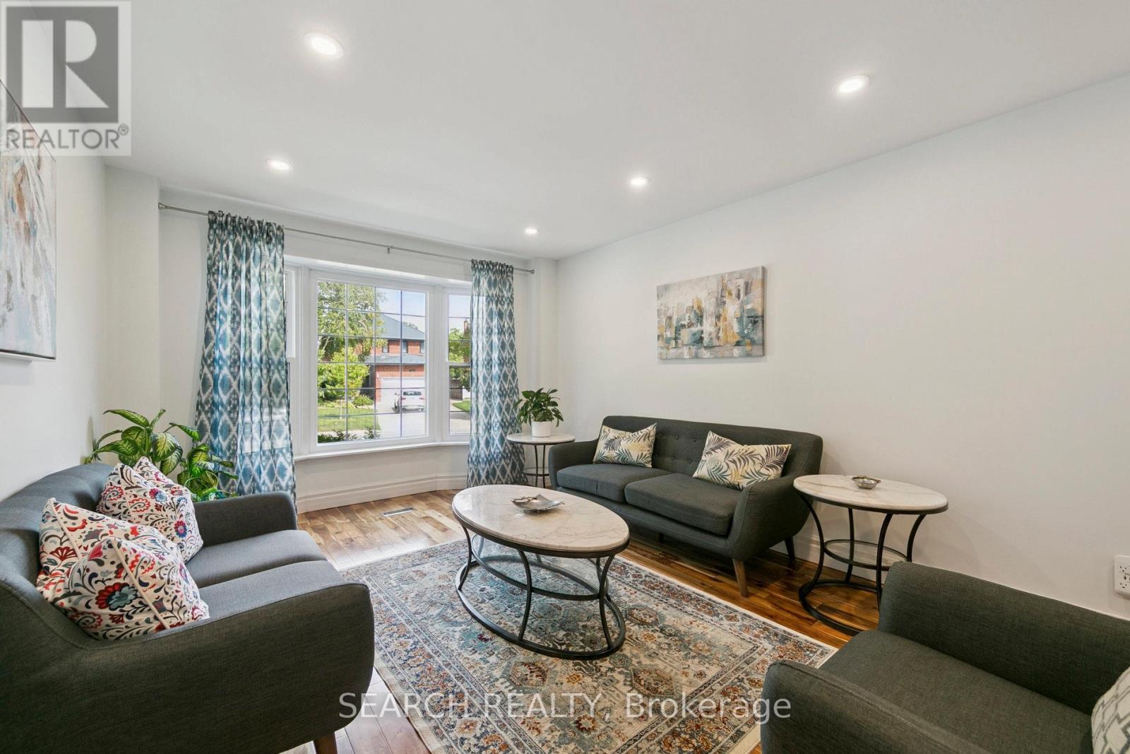 1823 The Chase, Mississauga, Ontario  L5M 2Y8 - Photo 4 - W12415326