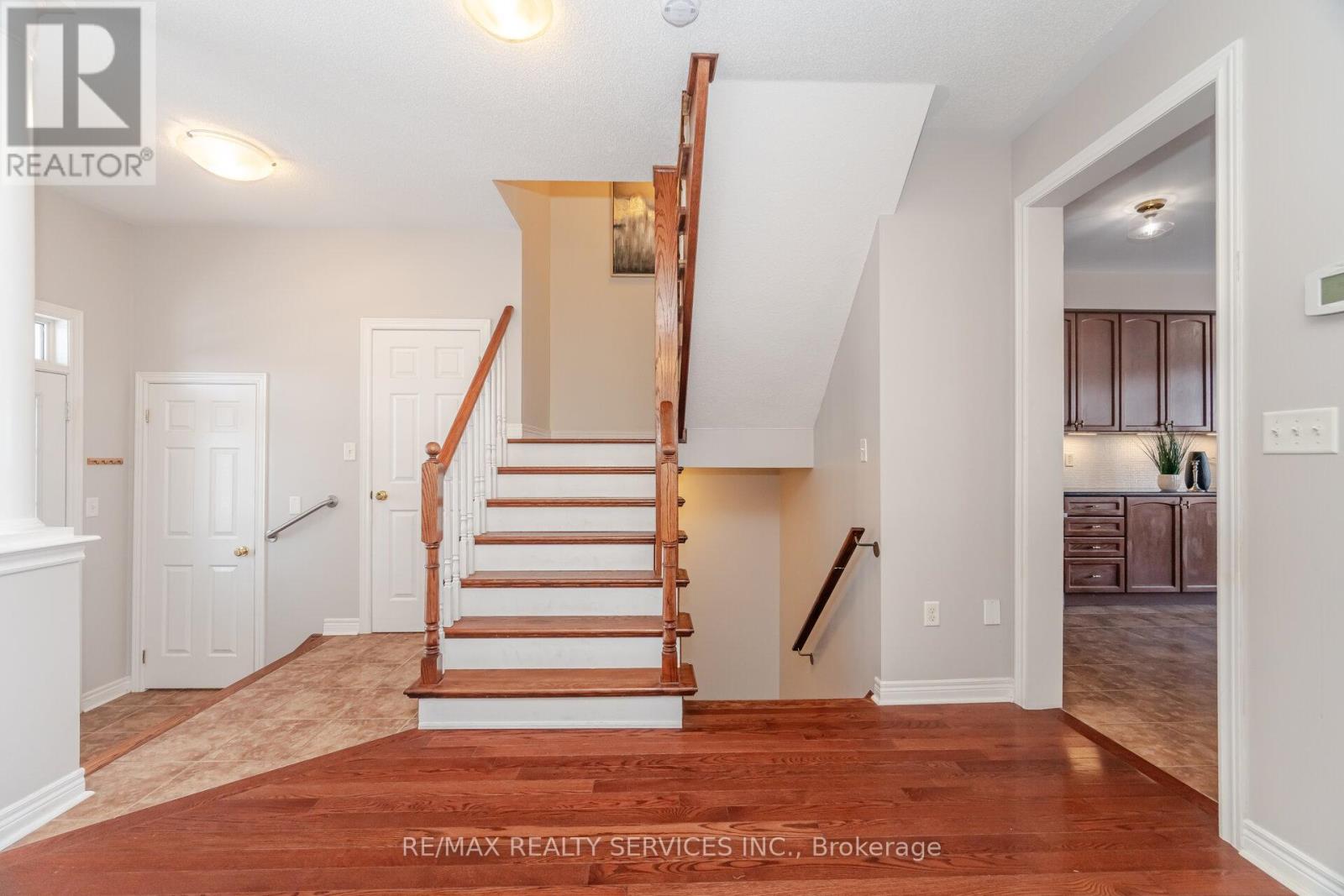 3027 Richview Boulevard, Oakville, Ontario L6M 5C7 - Photo 21 - W12634290