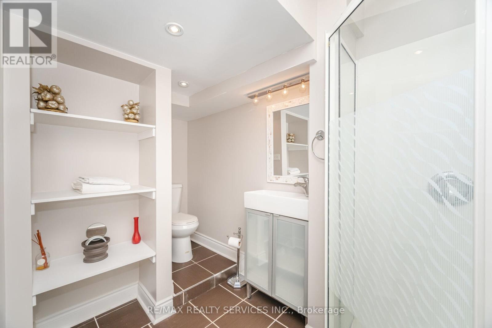 3027 Richview Boulevard, Oakville, Ontario L6M 5C7 - Photo 36 - W12634290