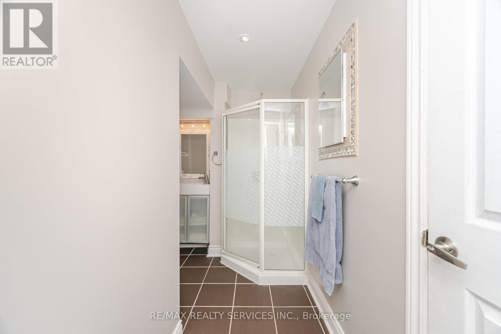 3027 Richview Boulevard, Oakville, Ontario L6M 5C7 - Photo 37 - W12634290