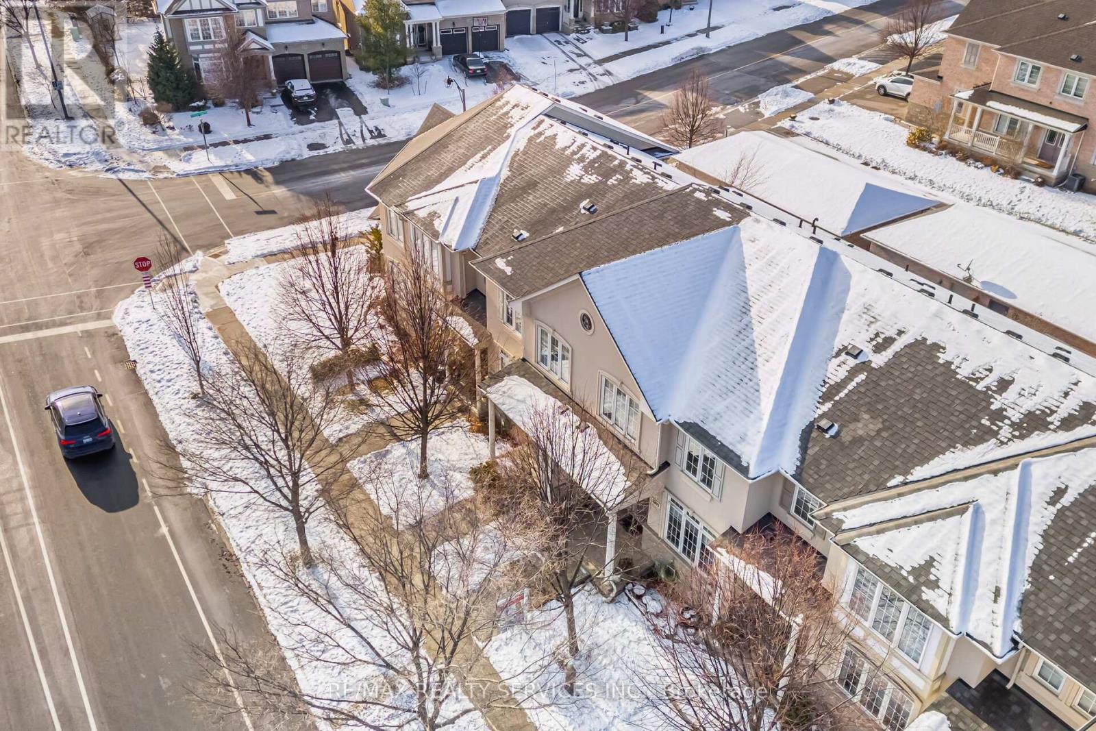 3027 Richview Boulevard, Oakville, Ontario L6M 5C7 - Photo 48 - W12634290