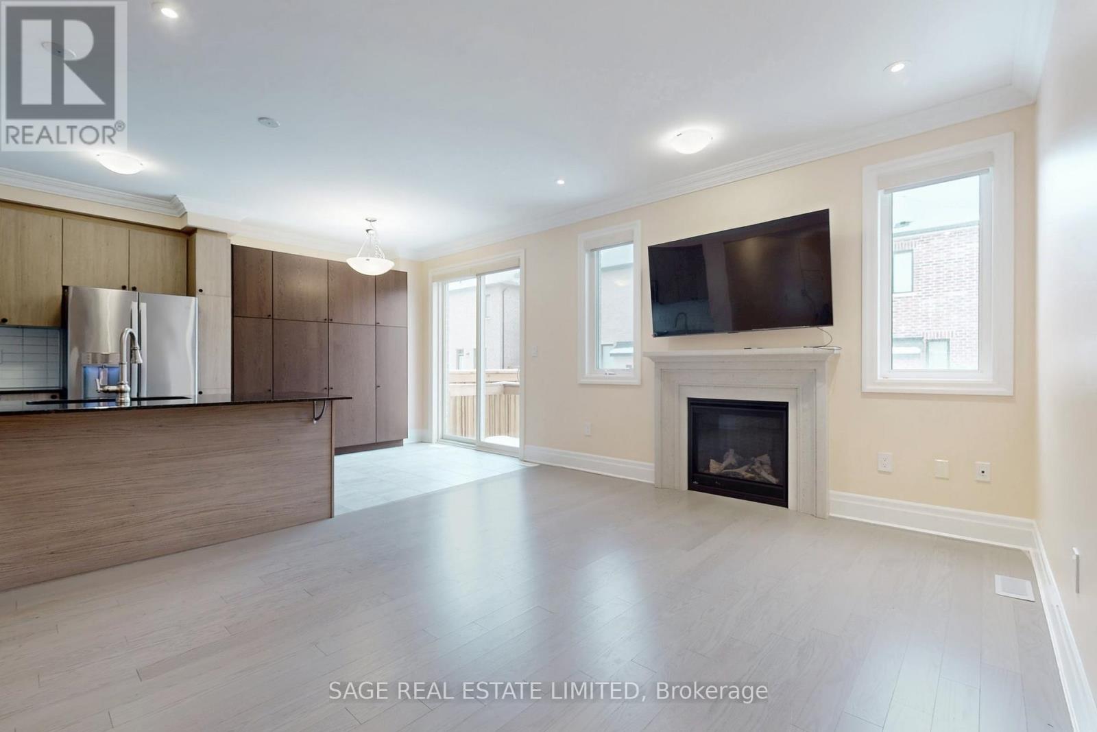 1826 Thames Circle, Milton, Ontario  L9E 2A4 - Photo 4 - W12634318