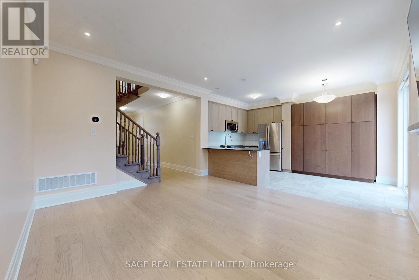 1826 Thames Circle, Milton, Ontario  L9E 2A4 - Photo 6 - W12634318