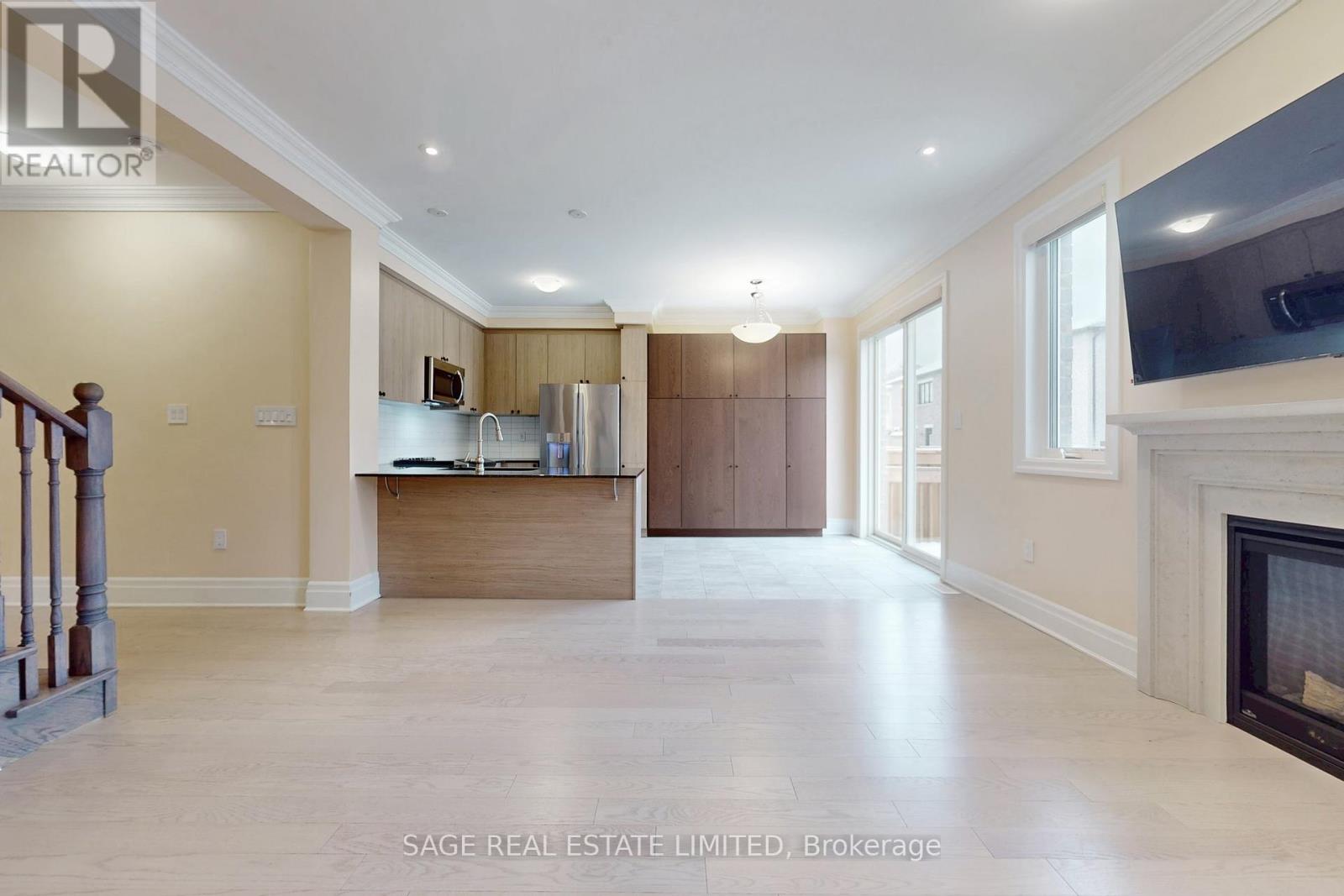 1826 Thames Circle, Milton, Ontario  L9E 2A4 - Photo 9 - W12634318