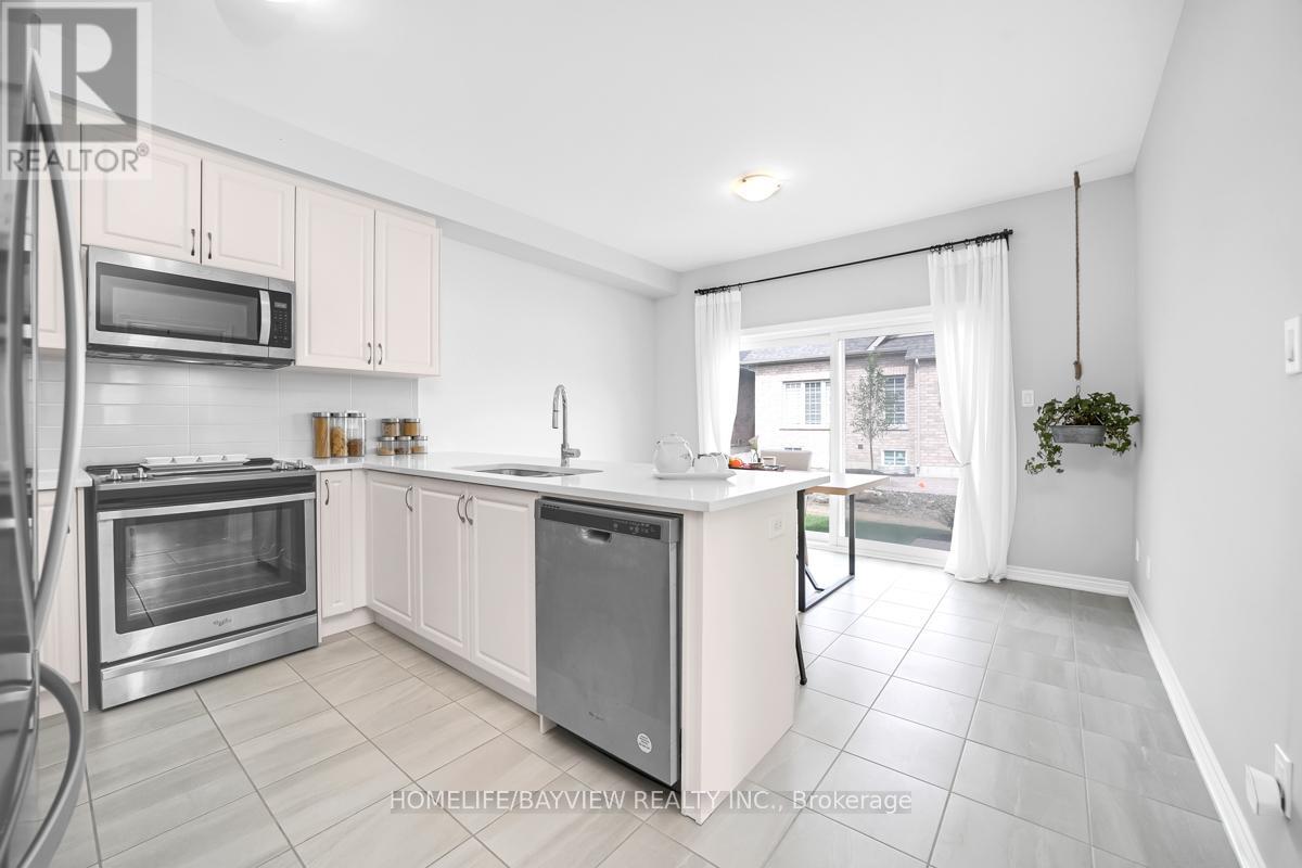 52 Bluestone Crescent, Brampton (Sandringham-Wellington), Ontario  L6R 4B8 - Photo 16 - W12634342