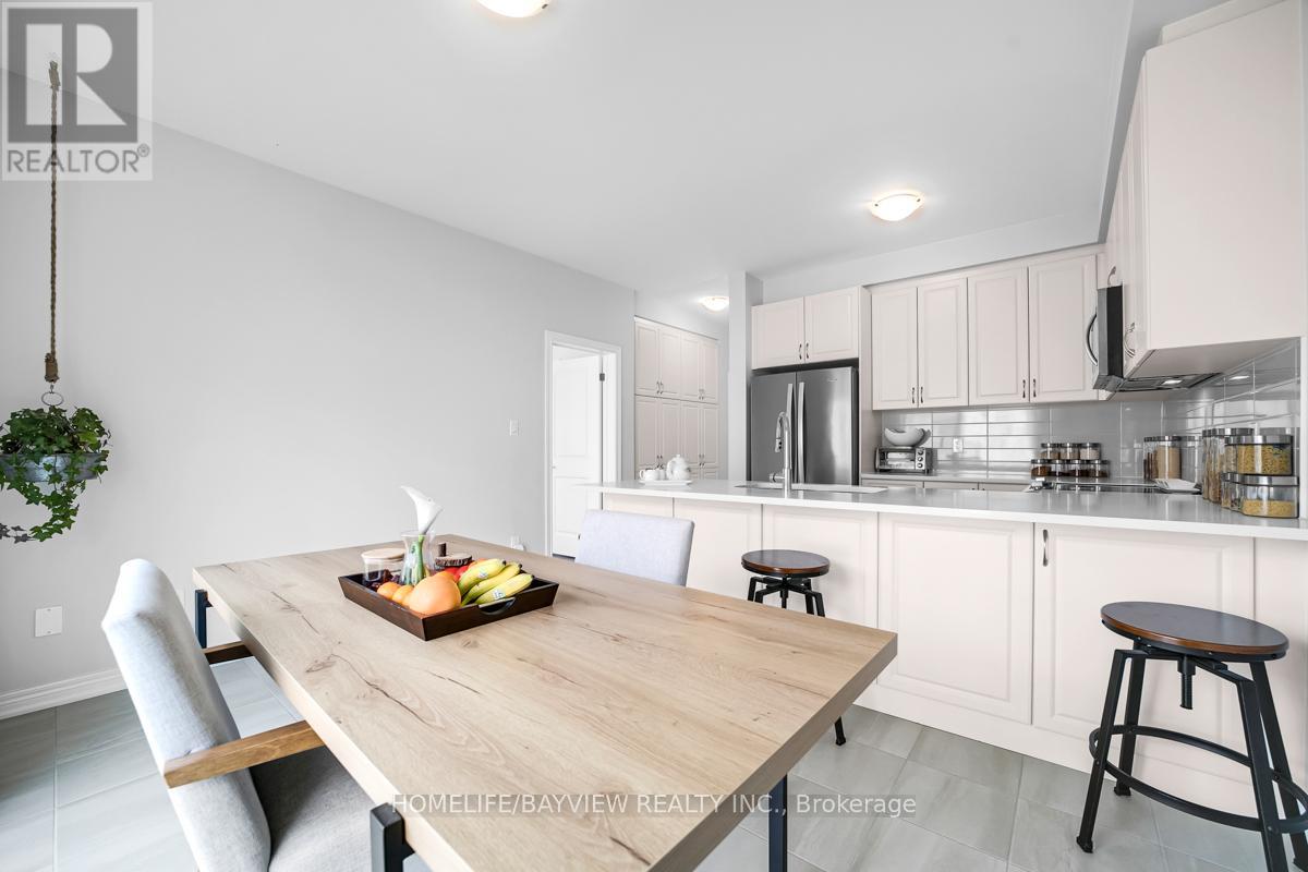 52 Bluestone Crescent, Brampton (Sandringham-Wellington), Ontario  L6R 4B8 - Photo 19 - W12634342