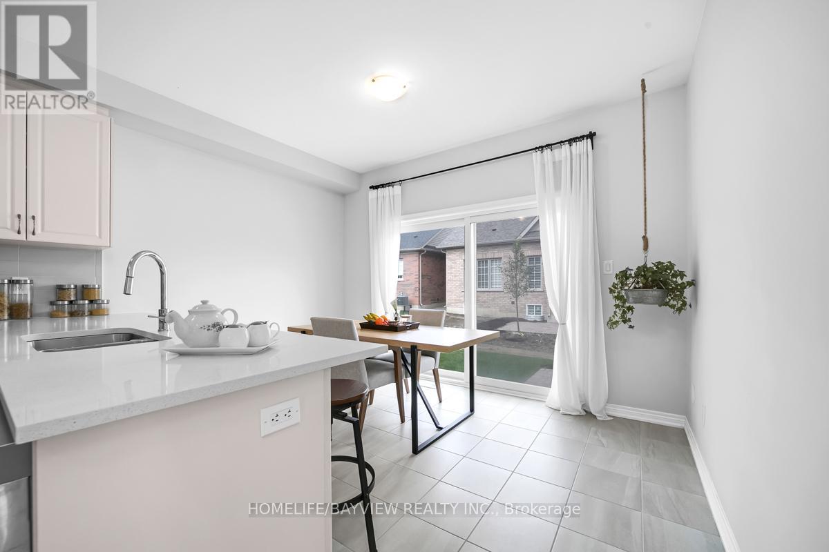 52 Bluestone Crescent, Brampton (Sandringham-Wellington), Ontario  L6R 4B8 - Photo 21 - W12634342