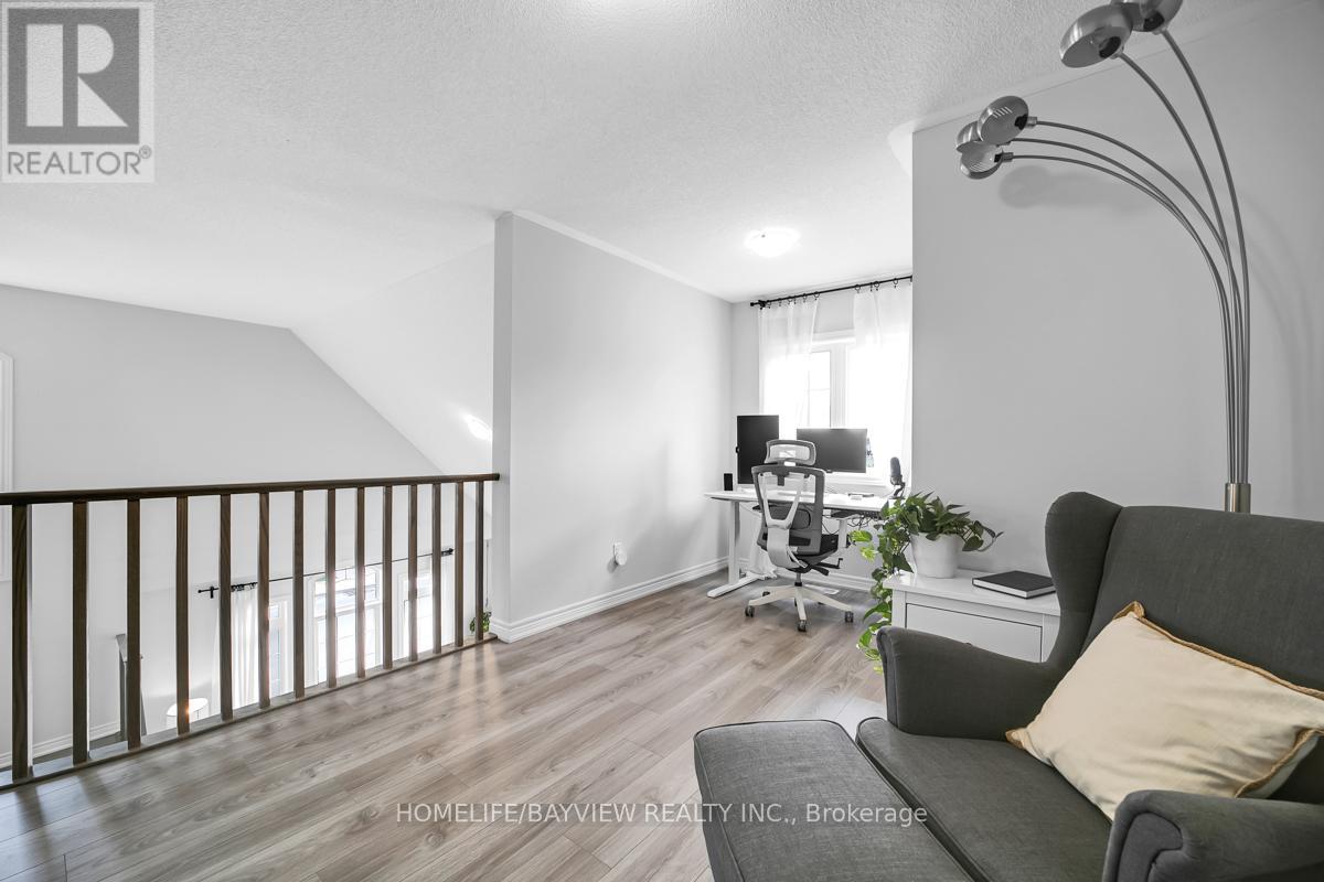 52 Bluestone Crescent, Brampton (Sandringham-Wellington), Ontario  L6R 4B8 - Photo 32 - W12634342