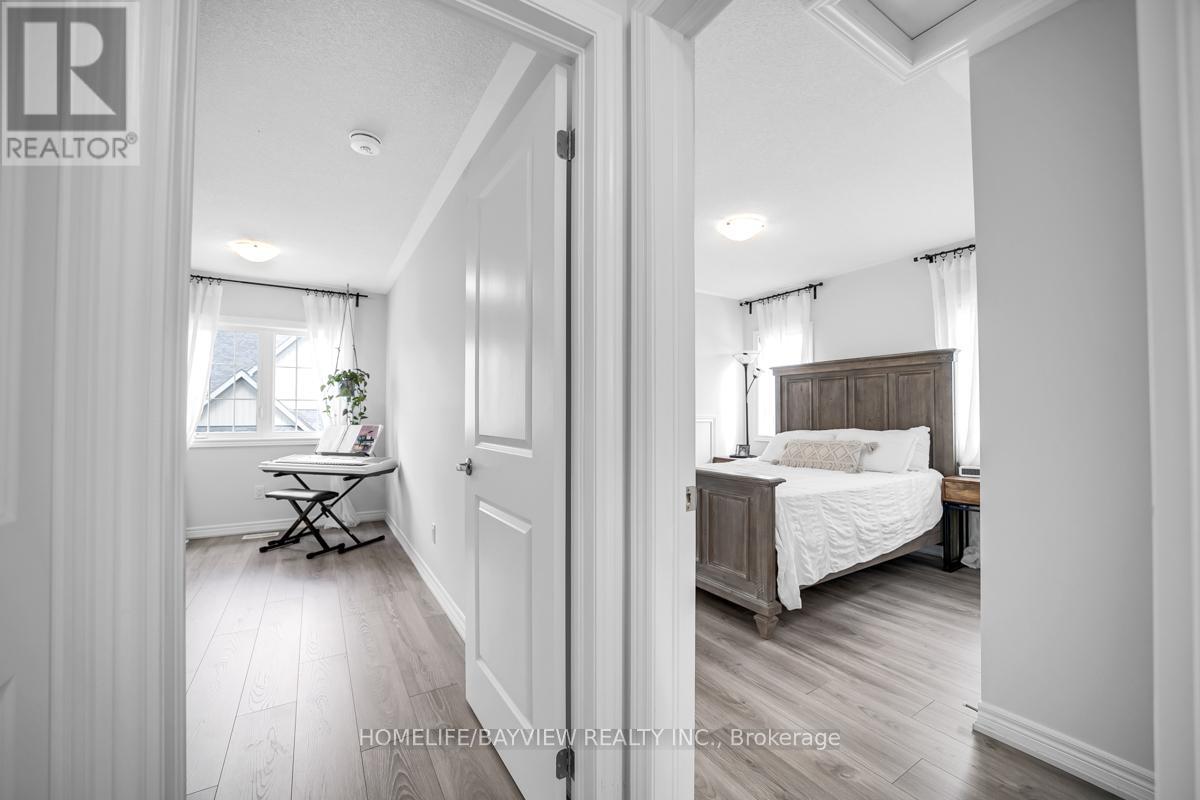 52 Bluestone Crescent, Brampton (Sandringham-Wellington), Ontario  L6R 4B8 - Photo 35 - W12634342