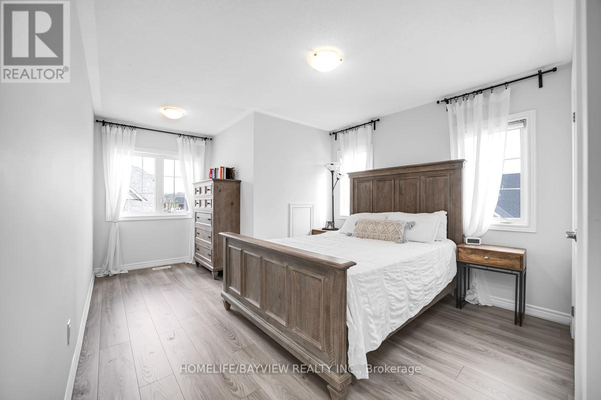 52 Bluestone Crescent, Brampton (Sandringham-Wellington), Ontario  L6R 4B8 - Photo 36 - W12634342