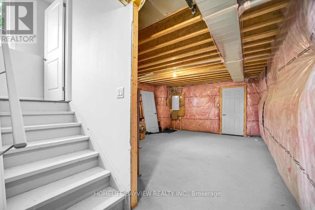 52 Bluestone Crescent, Brampton (Sandringham-Wellington), Ontario  L6R 4B8 - Photo 43 - W12634342