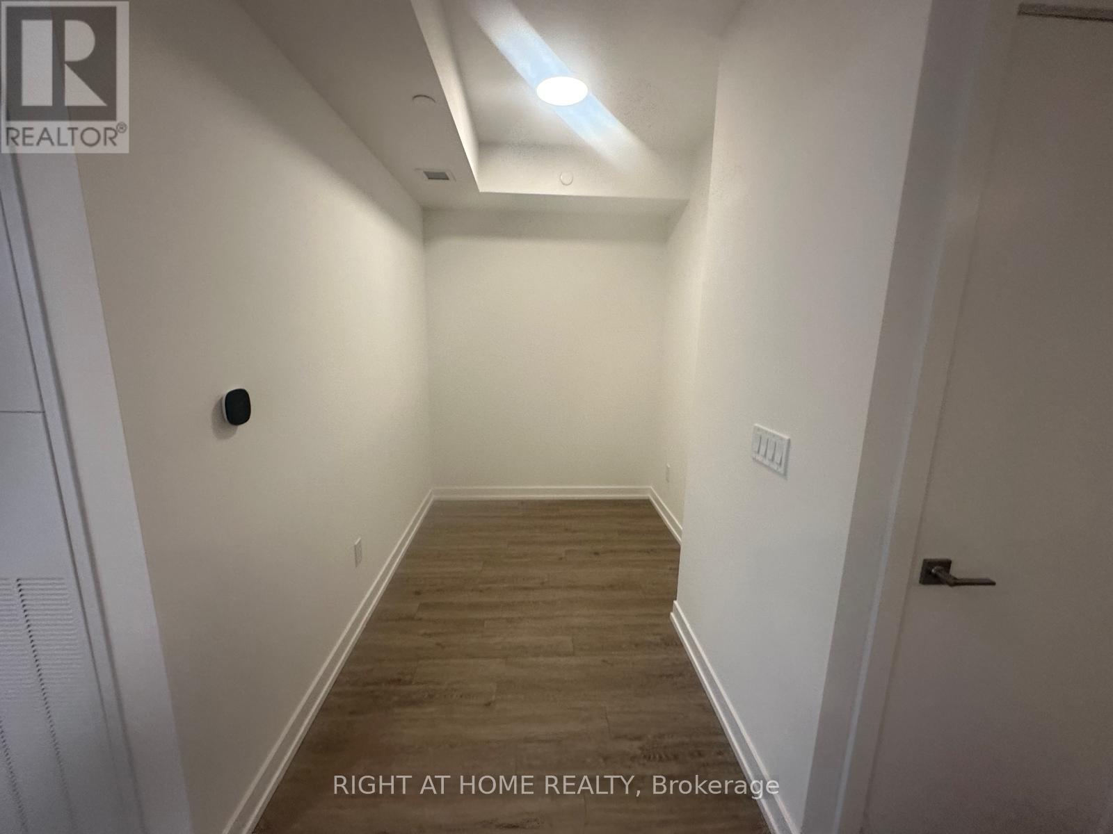 349 - 2501 Saw Whet Boulevard, Oakville, Ontario  L6M 5N2 - Photo 4 - W12634378