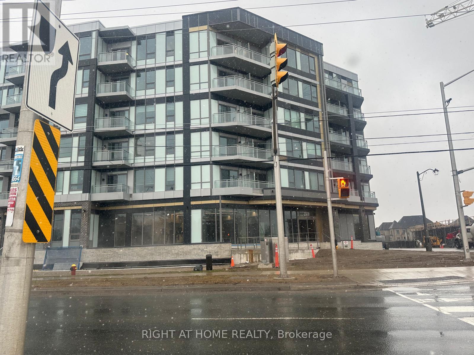 349 - 2501 Saw Whet Boulevard, Oakville, Ontario  L6M 5N2 - Photo 6 - W12634378