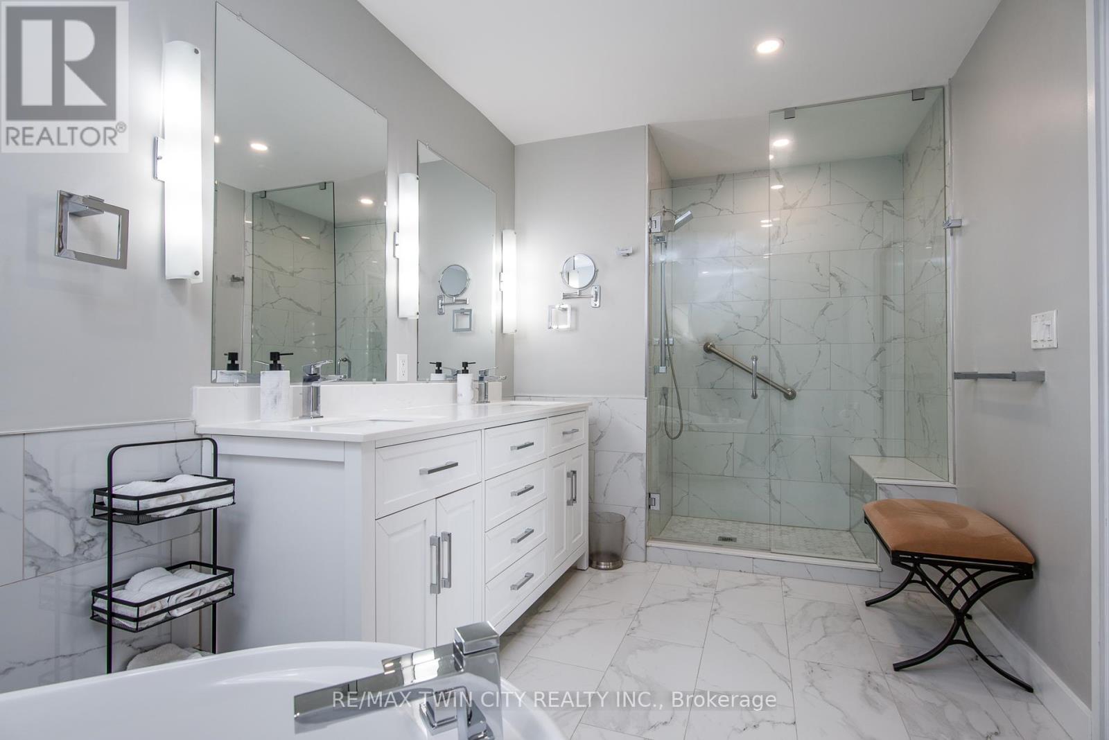 1306 - 191 King Street S, Waterloo, Ontario  N2J 1R1 - Photo 19 - X12634338