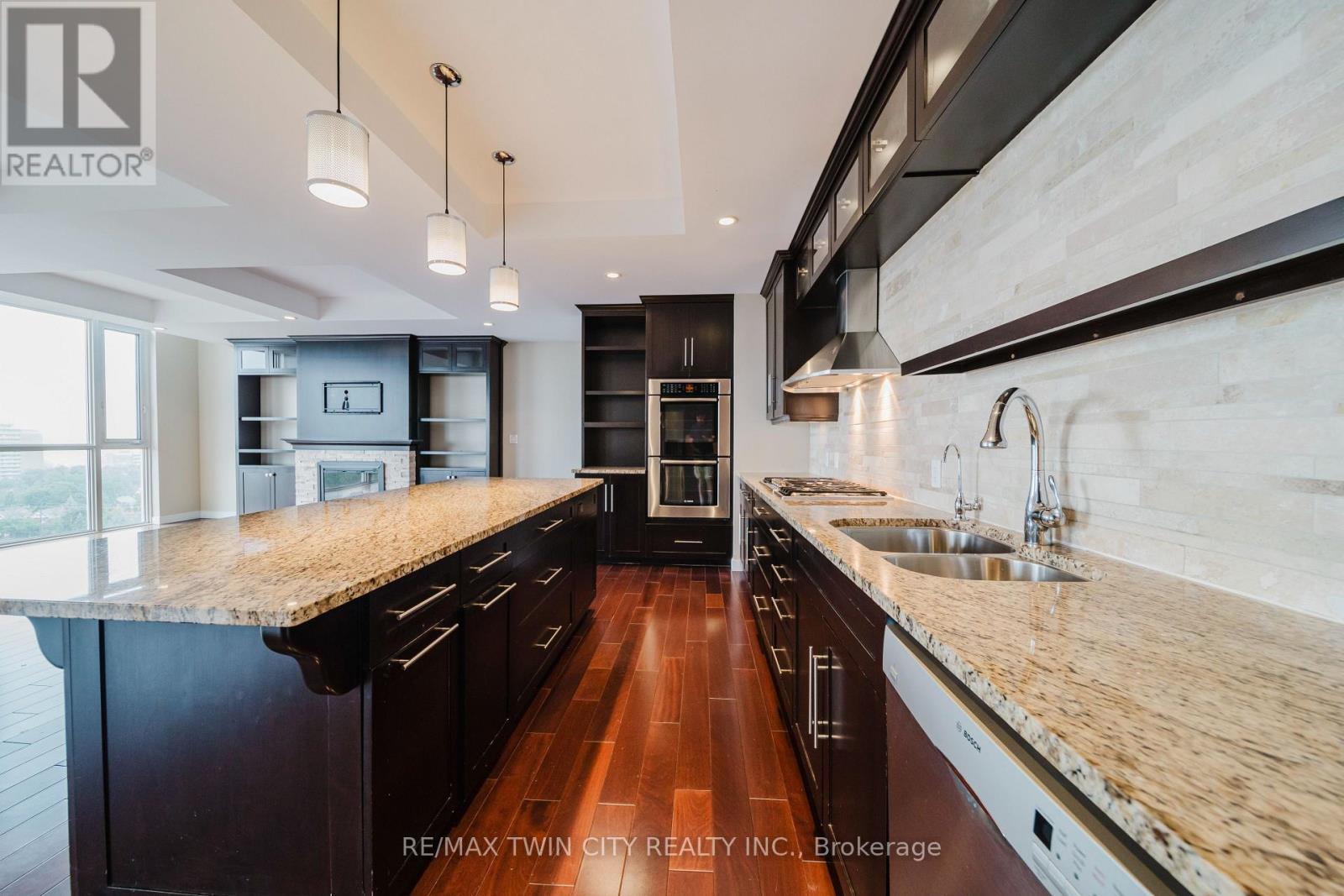 1306 - 191 King Street S, Waterloo, Ontario  N2J 1R1 - Photo 2 - X12634338