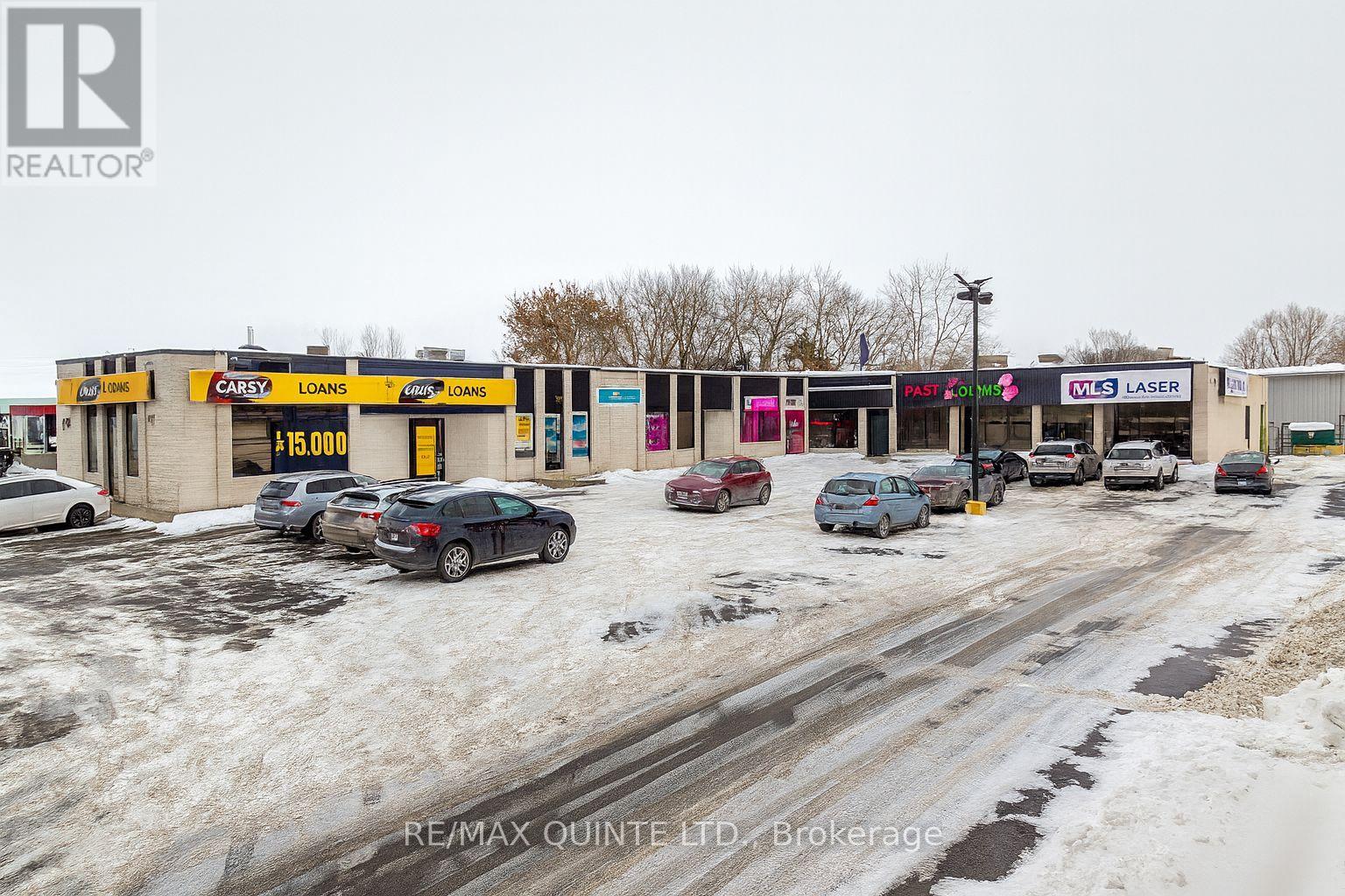 Unit #4 - 257 Dundas Street E, Quinte West (Trenton Ward), Ontario  K8V 1M1 - Photo 1 - X12634438