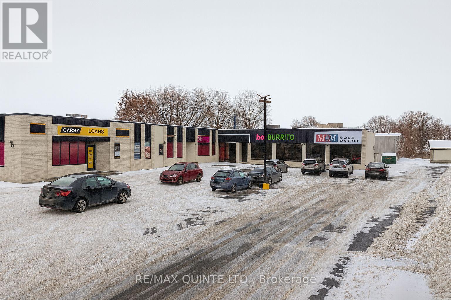 Unit #4 - 257 Dundas Street E, Quinte West (Trenton Ward), Ontario  K8V 1M1 - Photo 2 - X12634438