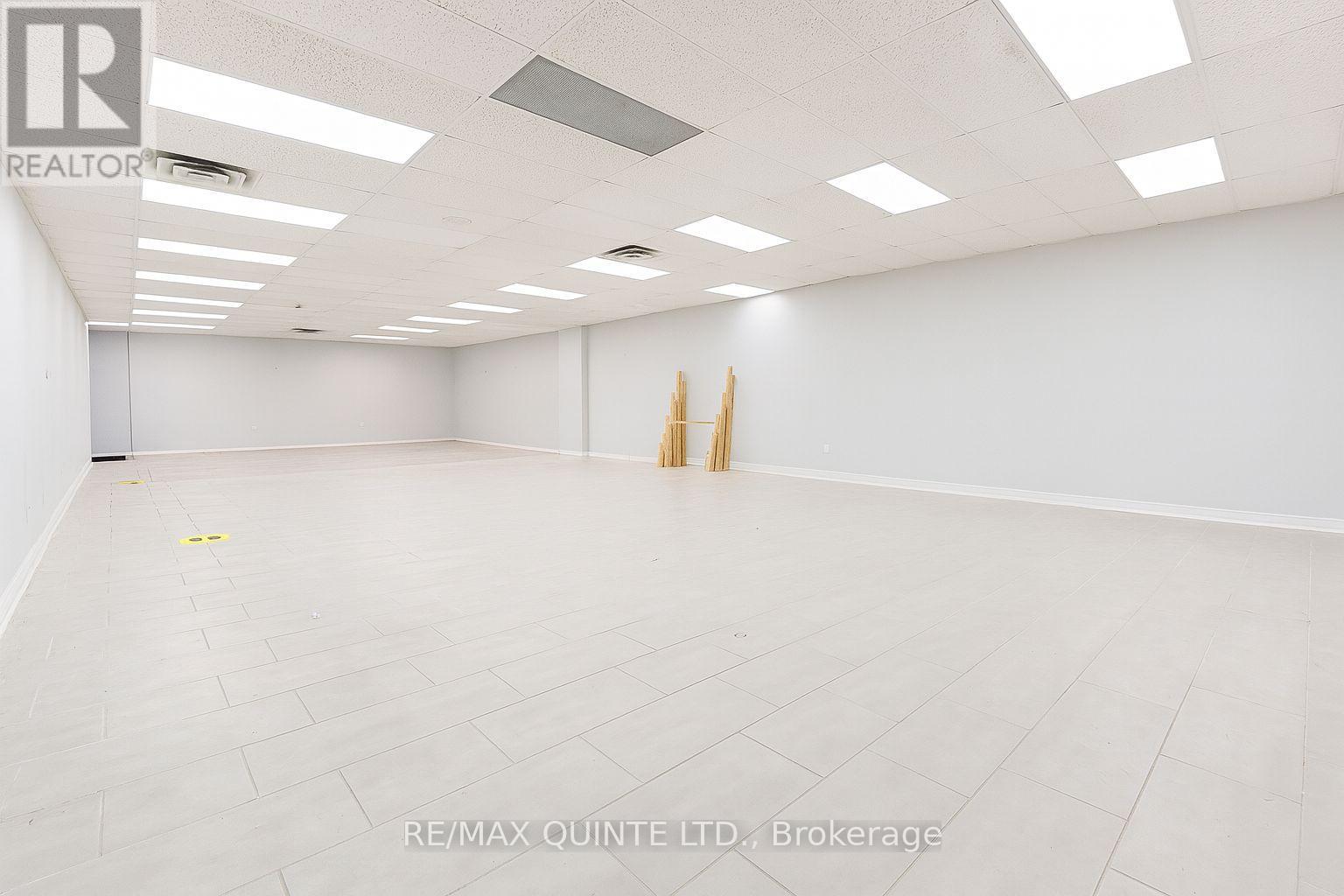 Unit #4 - 257 Dundas Street E, Quinte West (Trenton Ward), Ontario  K8V 1M1 - Photo 6 - X12634438