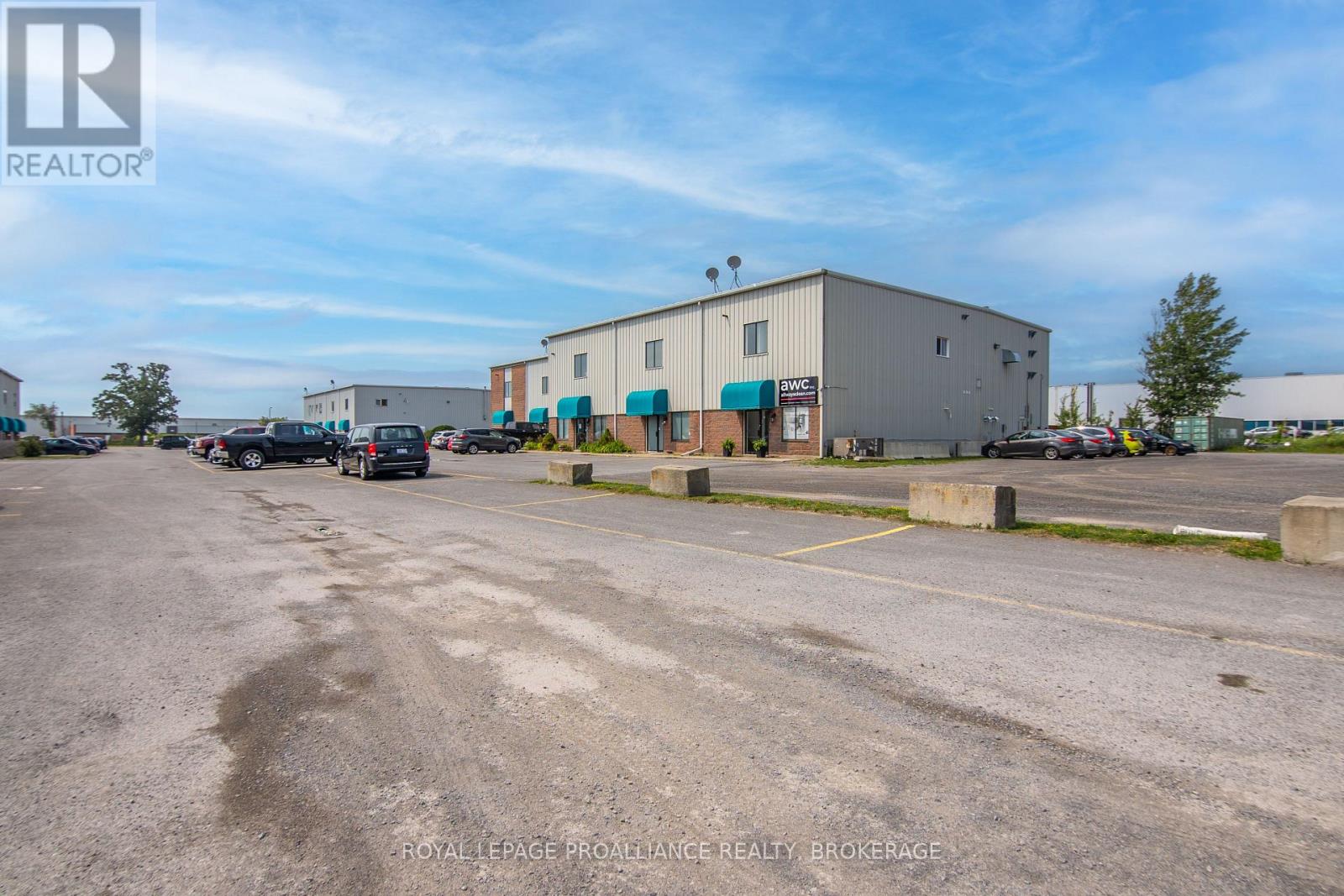 11 - 626 Cataraqui Woods Drive, Kingston, Ontario K7P 1T8 - Photo 3 - X12634420