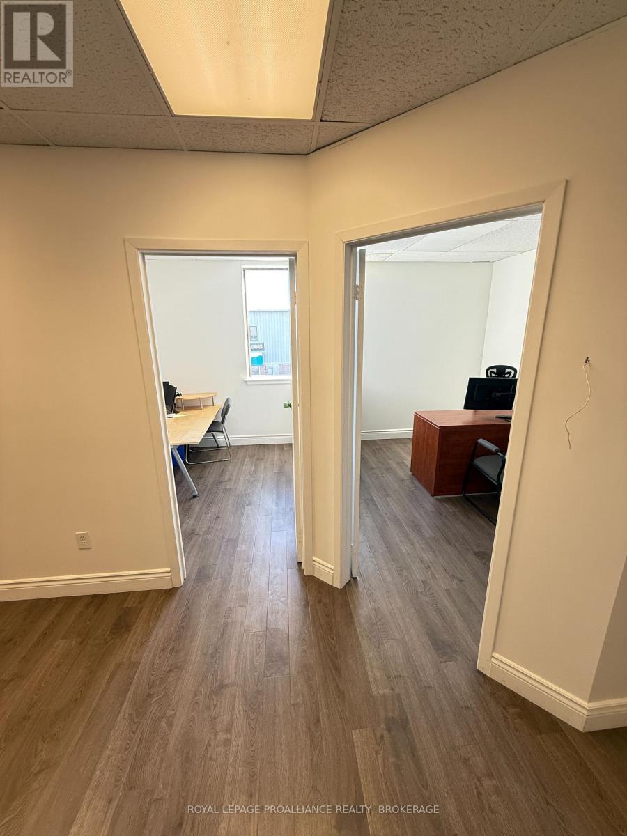 11 - 626 Cataraqui Woods Drive, Kingston, Ontario K7P 1T8 - Photo 4 - X12634420