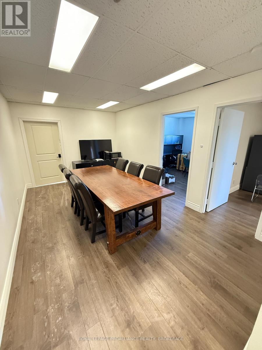 11 - 626 Cataraqui Woods Drive, Kingston, Ontario K7P 1T8 - Photo 7 - X12634420