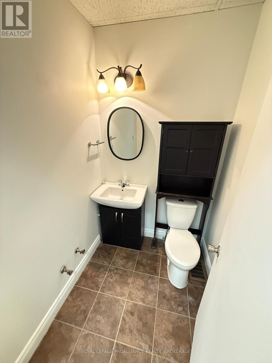 11 - 626 Cataraqui Woods Drive, Kingston, Ontario K7P 1T8 - Photo 8 - X12634420