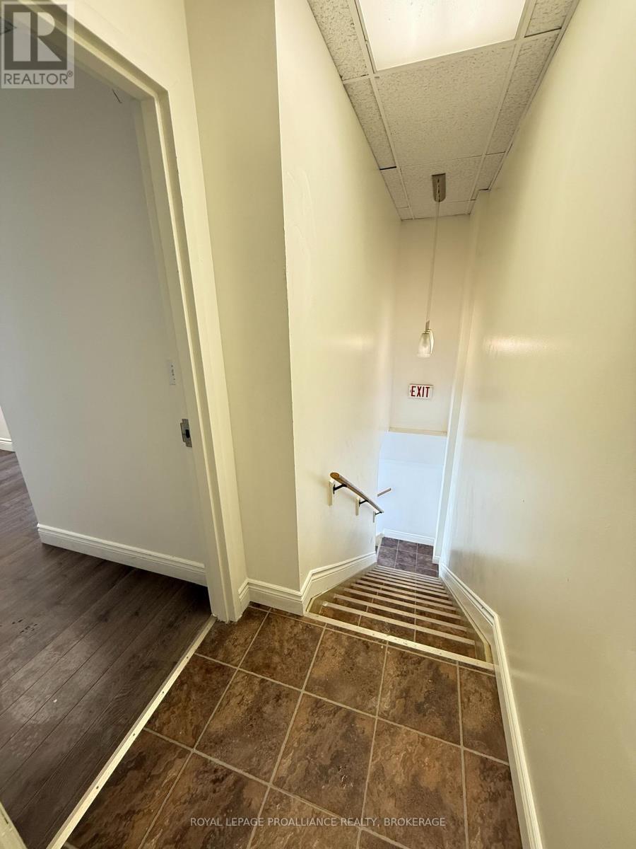 11 - 626 Cataraqui Woods Drive, Kingston, Ontario K7P 1T8 - Photo 9 - X12634420