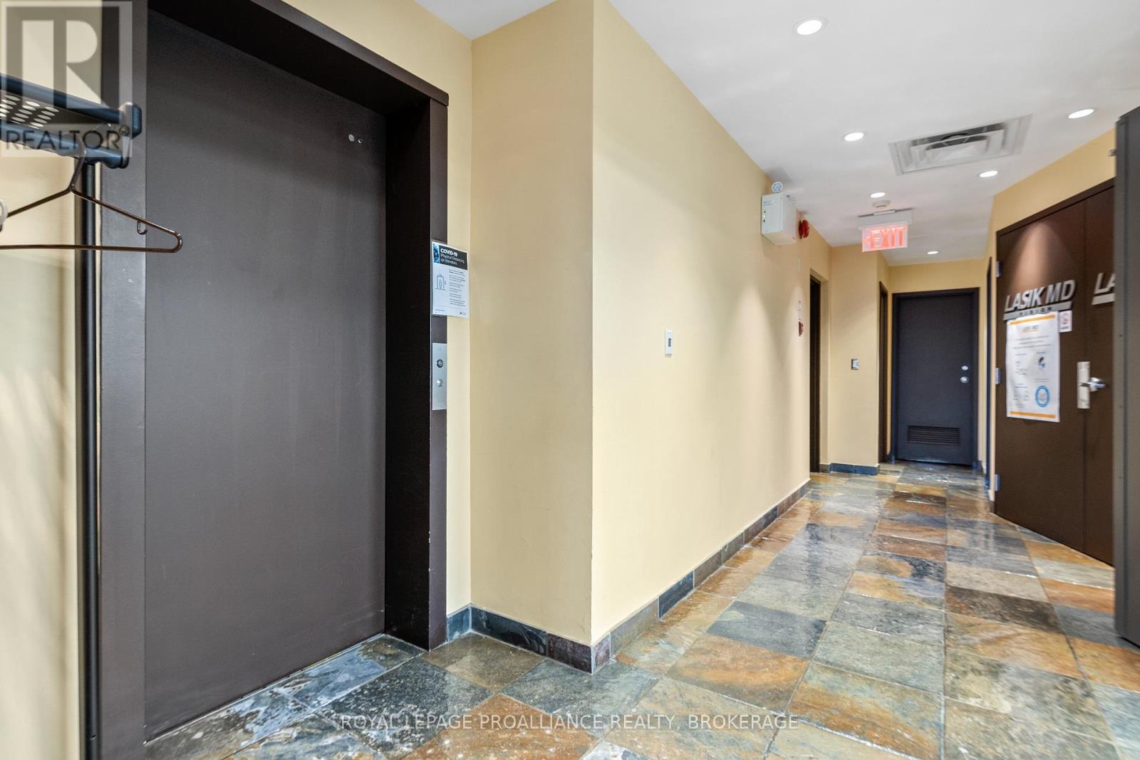 401 - 100 Princess Street, Kingston, Ontario K7L 1A7 - Photo 4 - X12634456