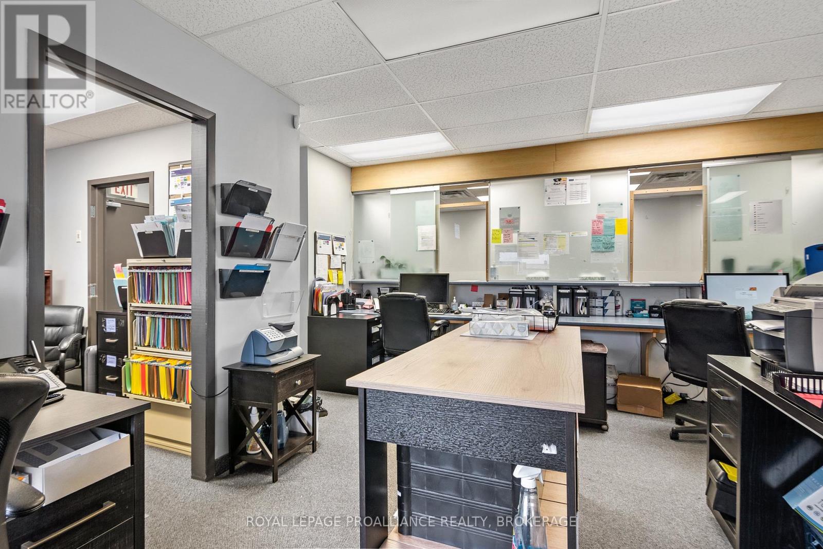 401 - 100 Princess Street, Kingston, Ontario K7L 1A7 - Photo 5 - X12634456