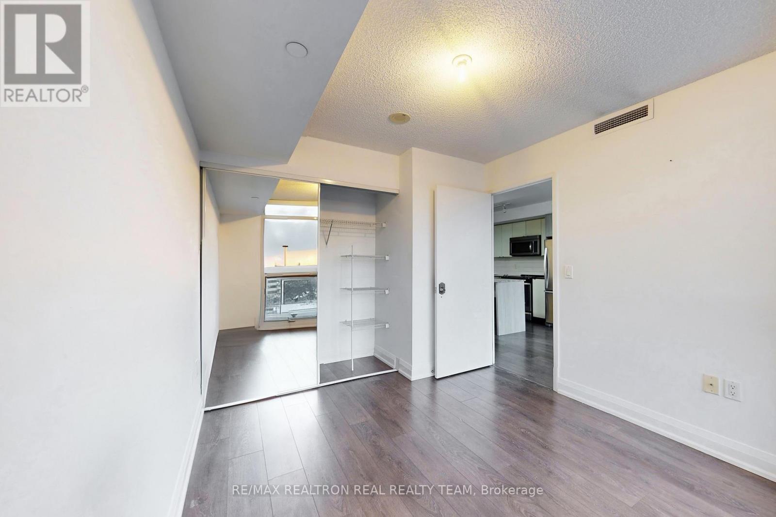 706 - 9 Valhalla Inn Road, Toronto, Ontario M9B 1S9 - Photo 23 - W12617262