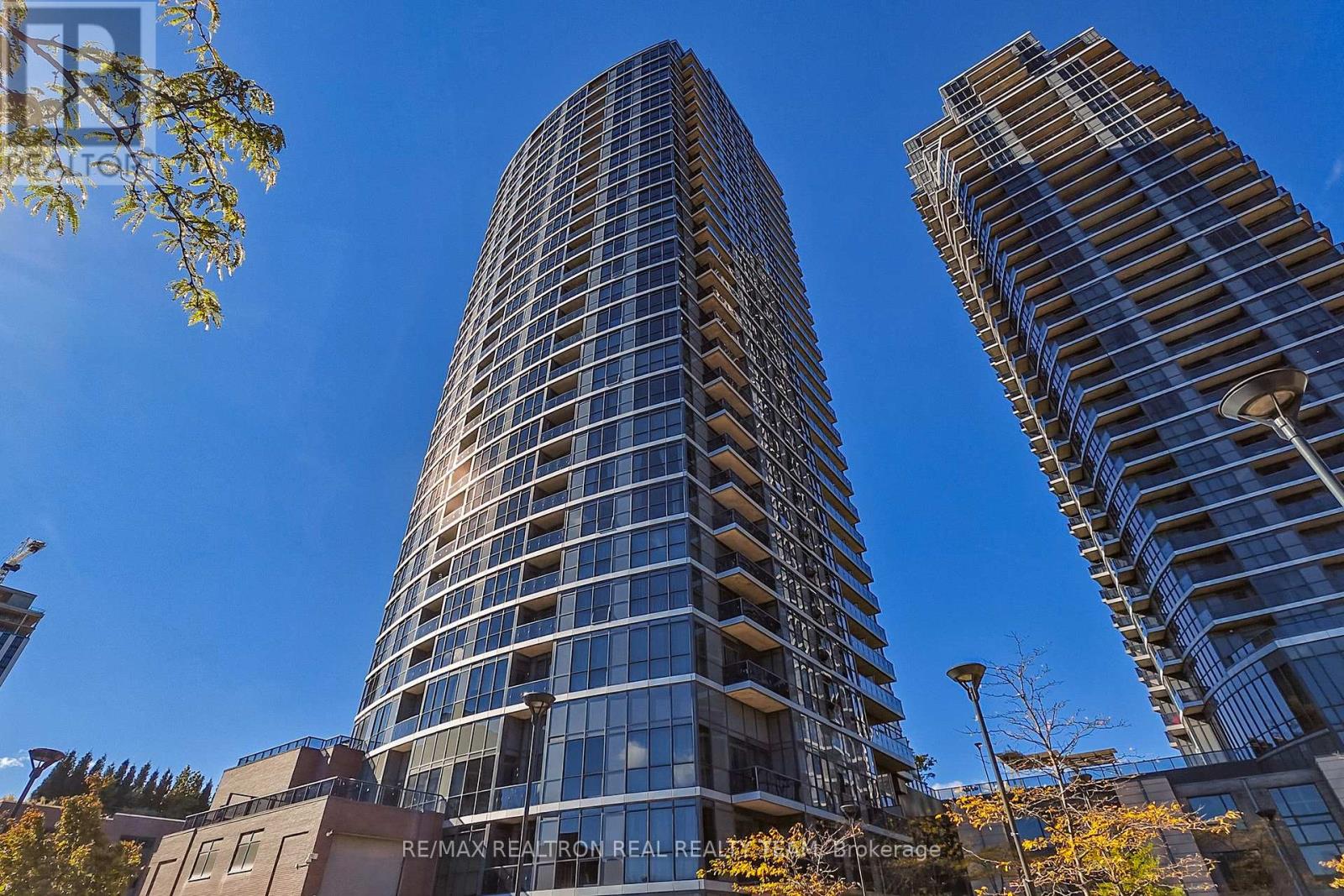 706 - 9 Valhalla Inn Road, Toronto, Ontario M9B 1S9 - Photo 2 - W12617262