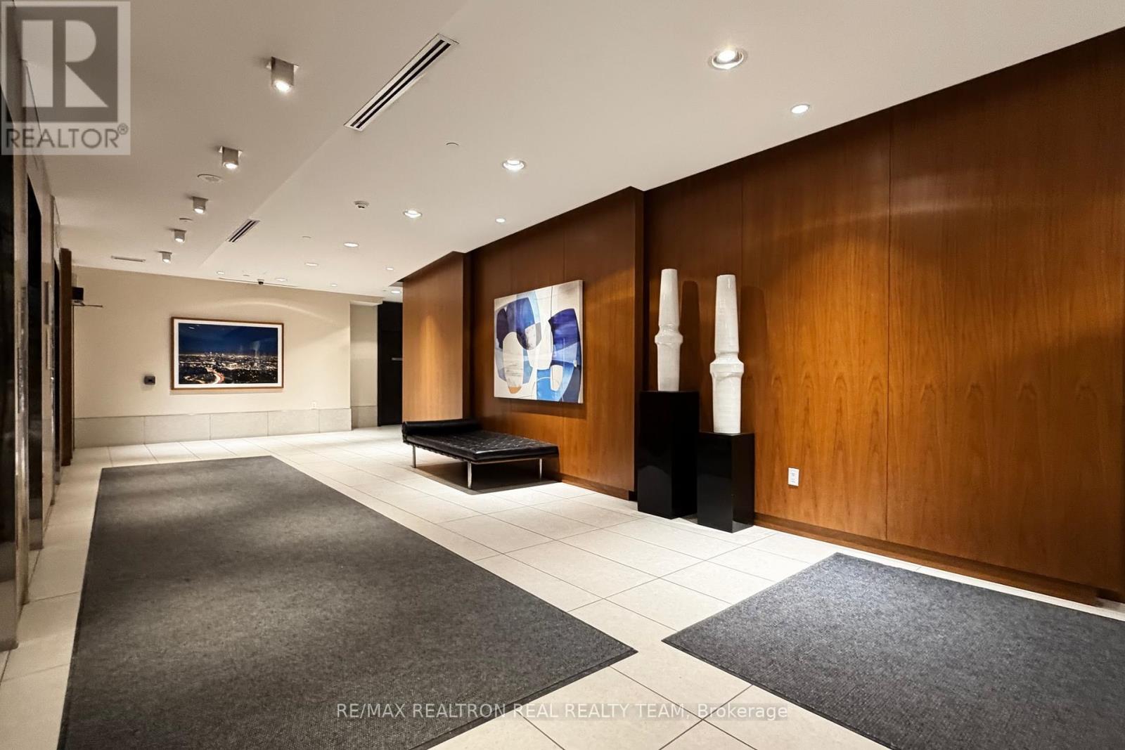 706 - 9 Valhalla Inn Road, Toronto, Ontario M9B 1S9 - Photo 11 - W12617262