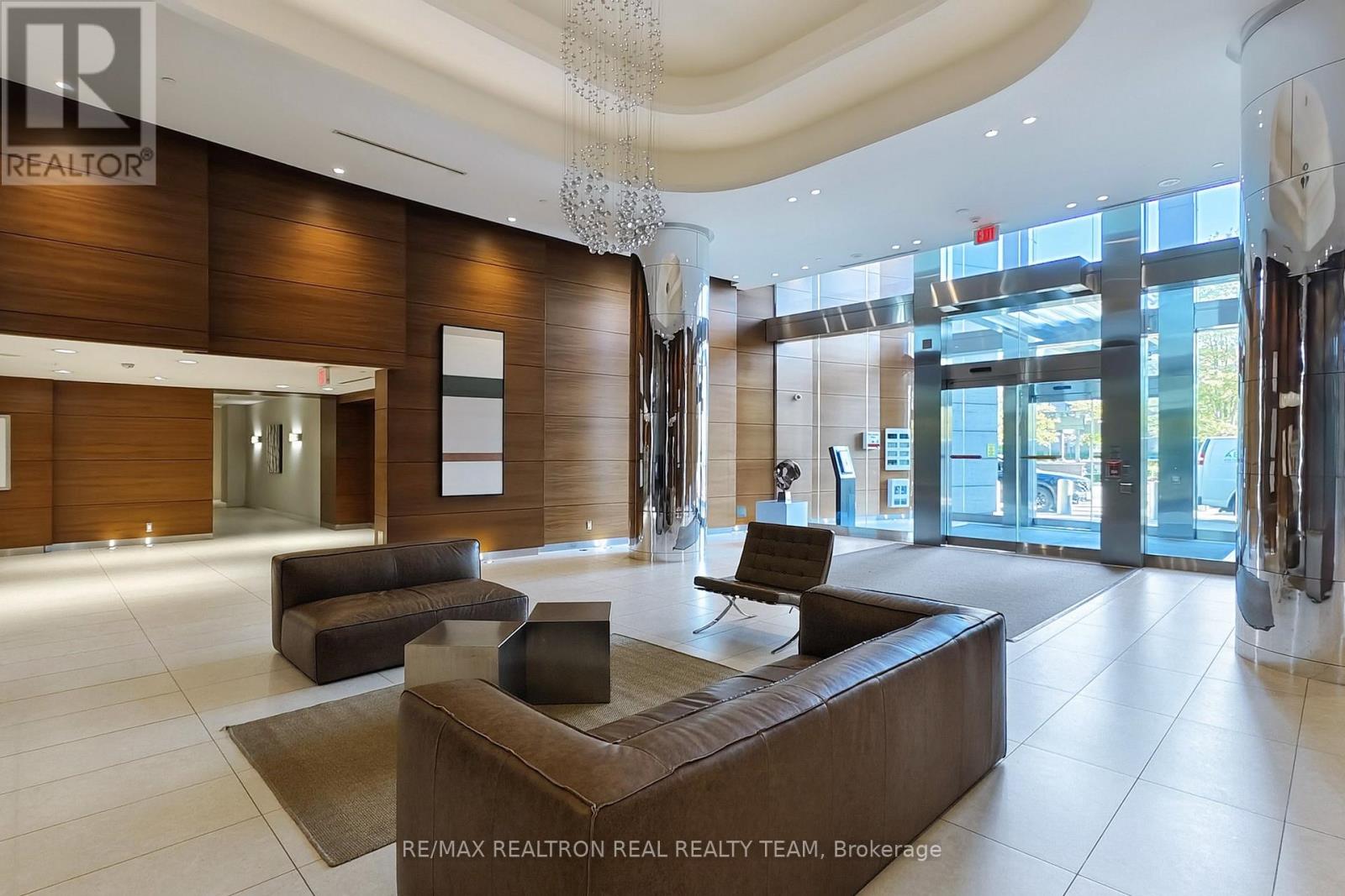 706 - 9 Valhalla Inn Road, Toronto, Ontario M9B 1S9 - Photo 8 - W12617262