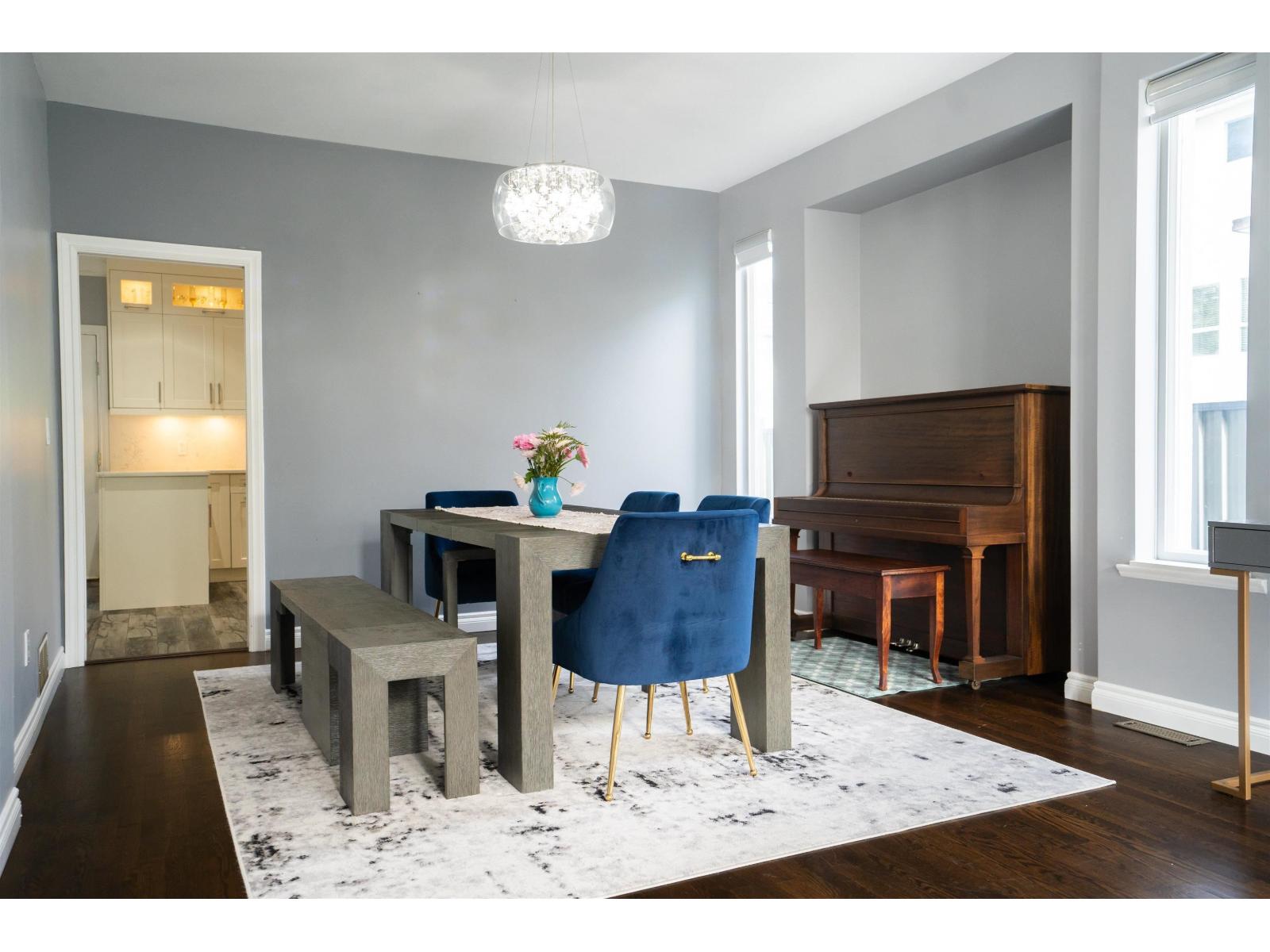 14135 90a Avenue, Surrey, British Columbia  V3V 8E1 - Photo 3 - R3073899