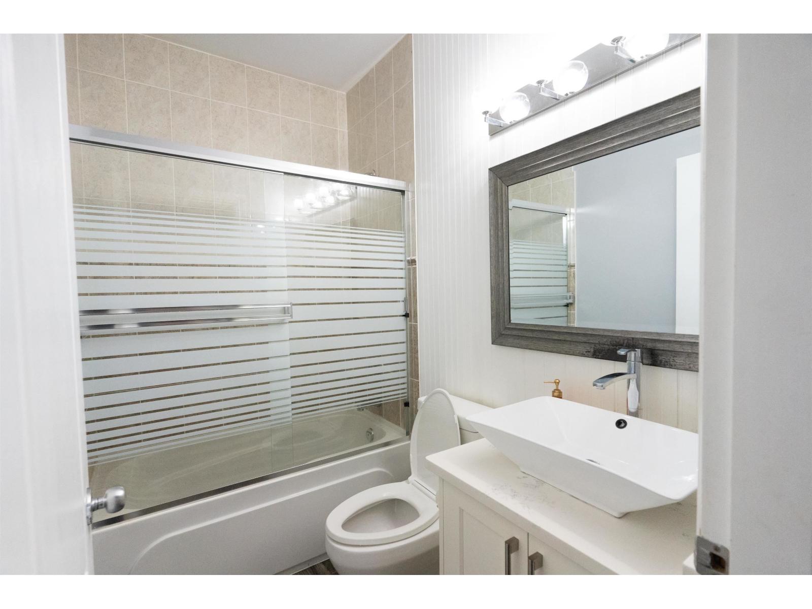 14135 90a Avenue, Surrey, British Columbia  V3V 8E1 - Photo 9 - R3073899