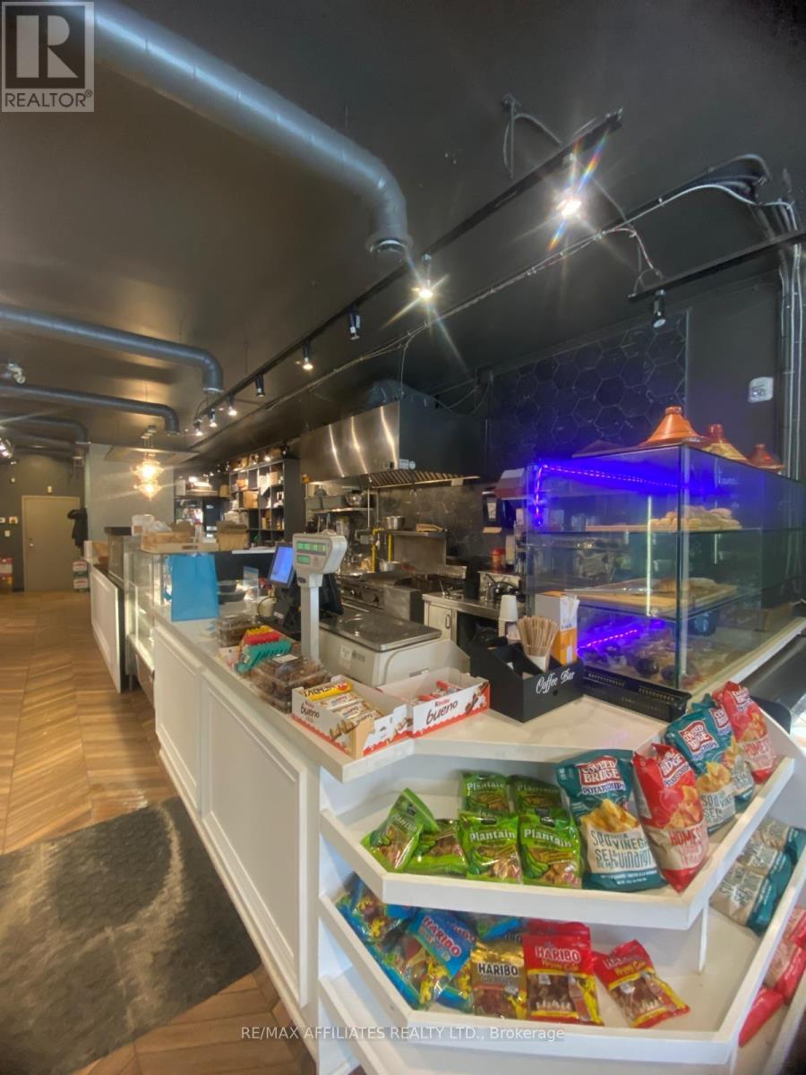 296 Somerset Street E, Ottawa, Ontario  K1N 6W1 - Photo 5 - X12634476