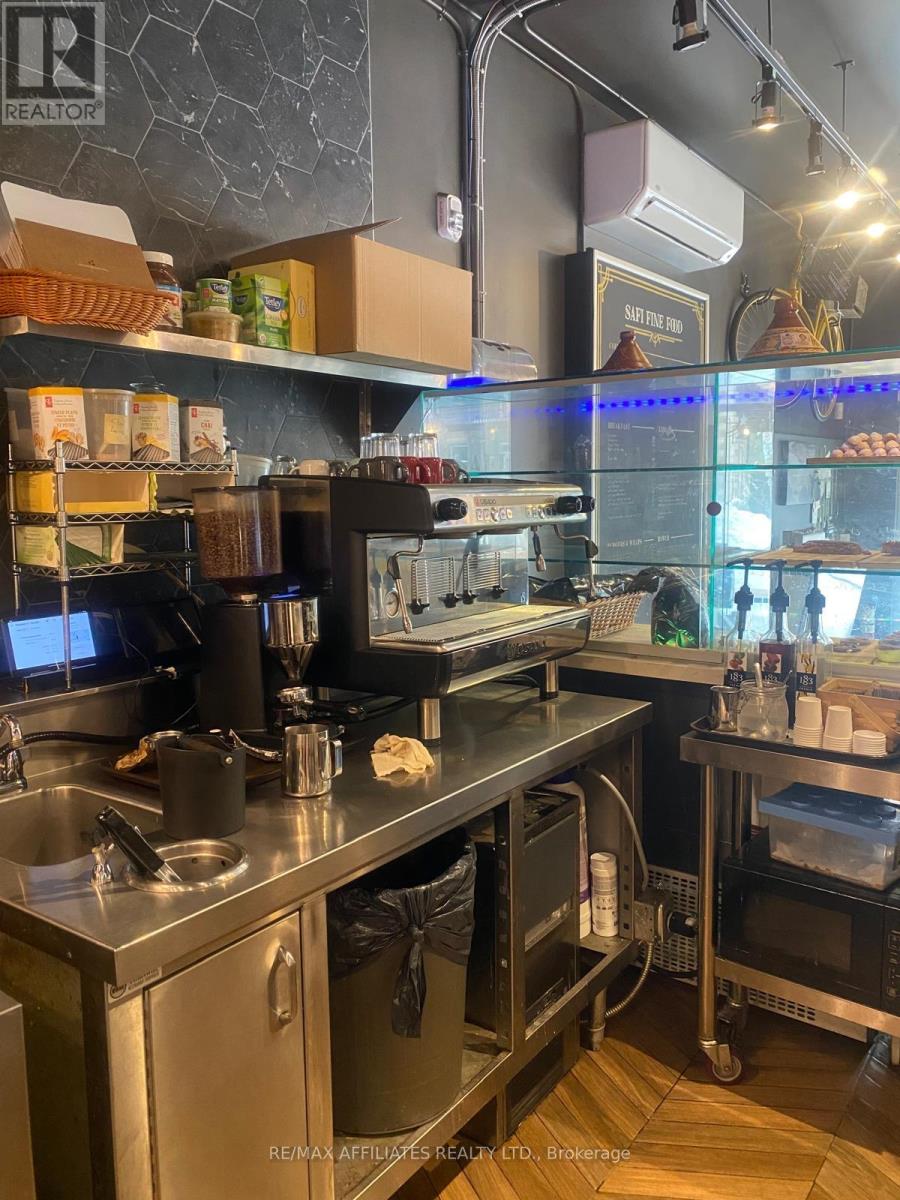 296 Somerset Street E, Ottawa, Ontario  K1N 6W1 - Photo 9 - X12634476